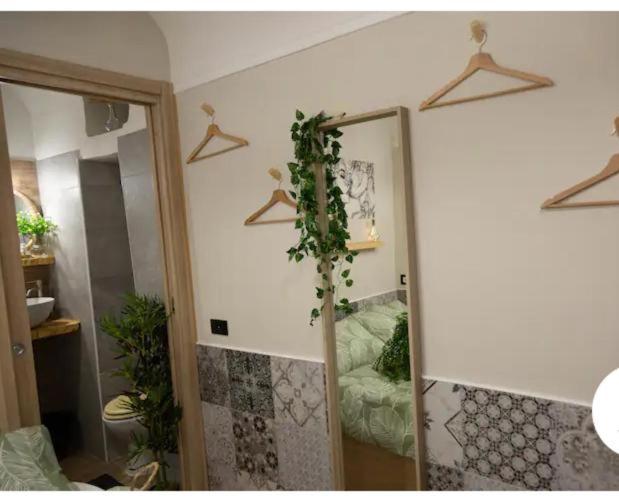Casina Via Foria Bed & Breakfast เนเปิลส์ ภายนอก รูปภาพ