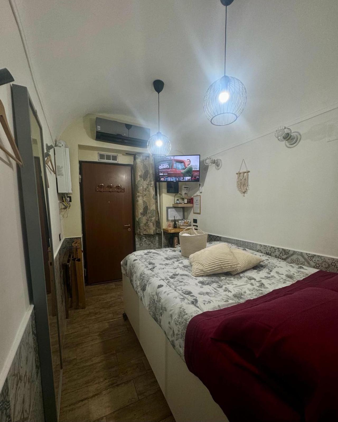 Casina Via Foria Bed & Breakfast เนเปิลส์ ภายนอก รูปภาพ